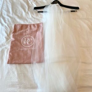 Dareth Colburn Barely There Veil